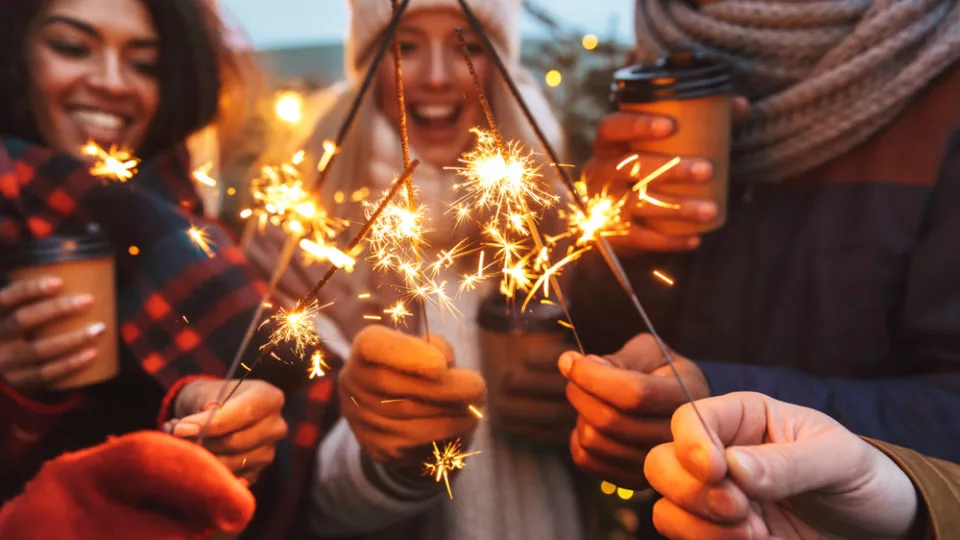 Cropped,Image,Of,A,Happy,Young,Friends,Talking,With,Each